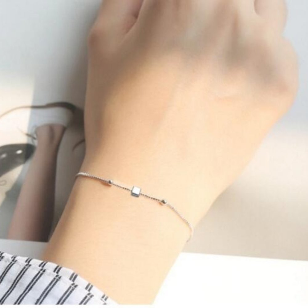 NEW 925 Sterling Silver Simple Cube Bracelet - Picture 2 of 3